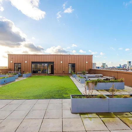 Waterhouse Suite: Modern 2-Bed in Manchester City Centre-2